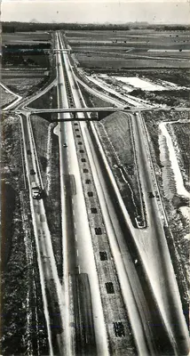 Autoestrada — vista aérea — editor desconhecido